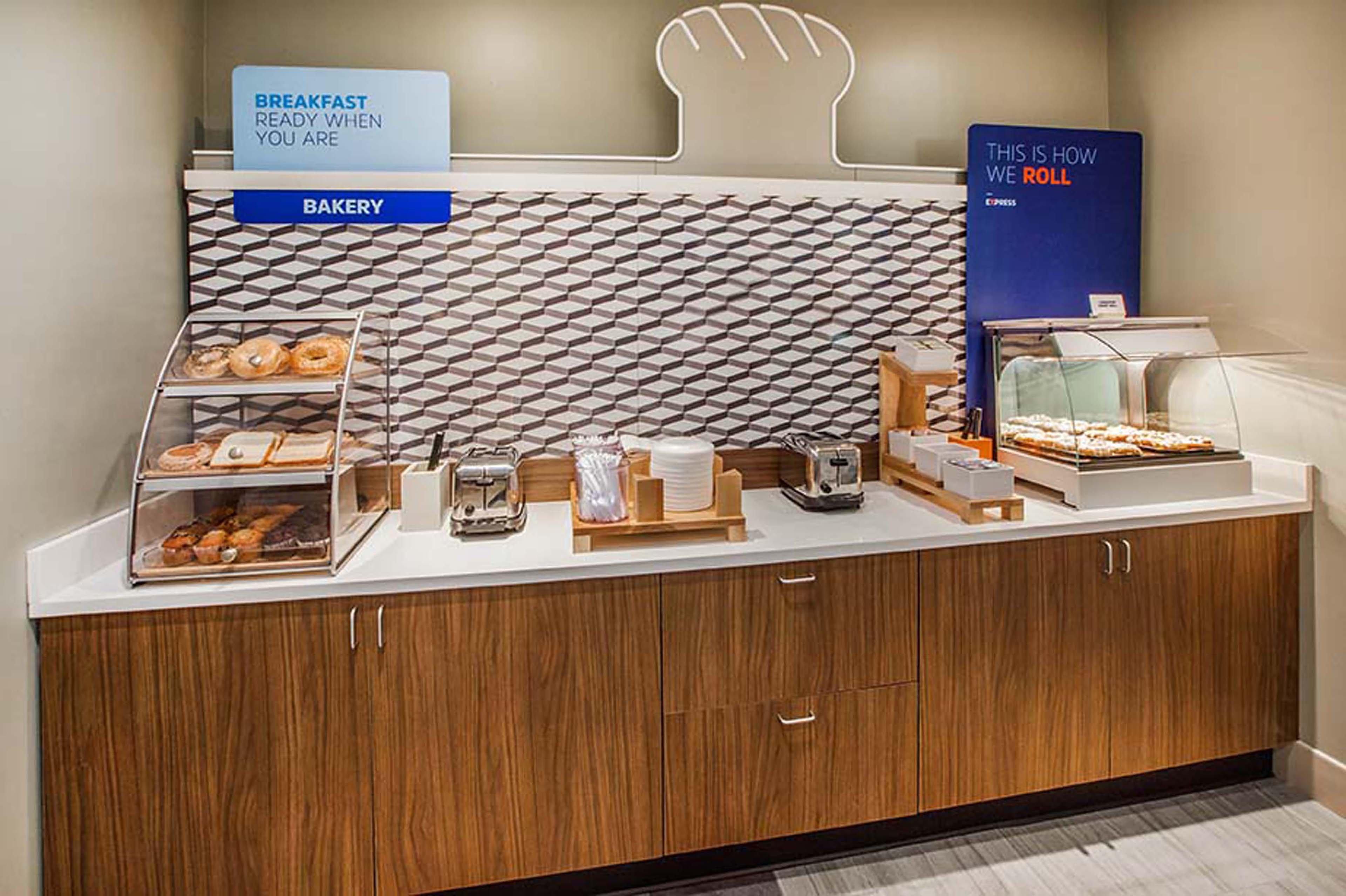 Holiday Inn Express And Suites Calgary By Ihg Eksteriør billede