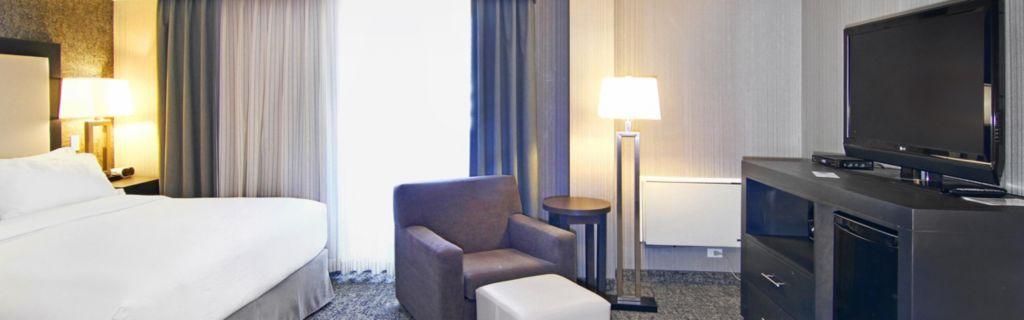 Holiday Inn Express And Suites Calgary By Ihg Eksteriør billede