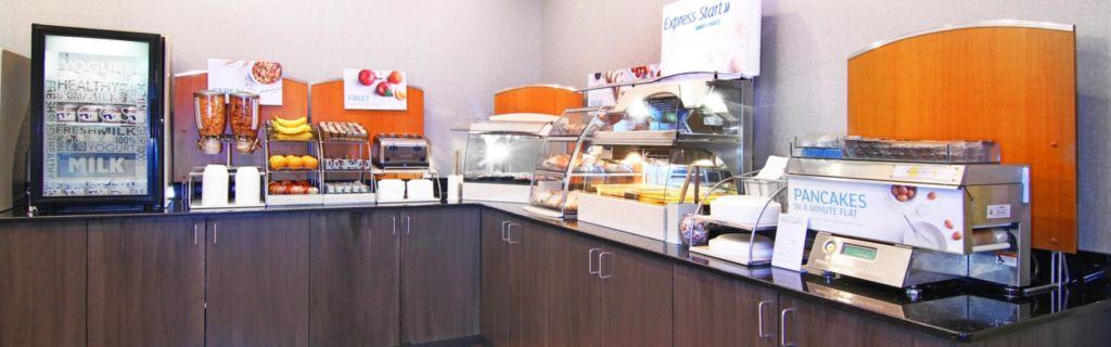 Holiday Inn Express And Suites Calgary By Ihg Eksteriør billede