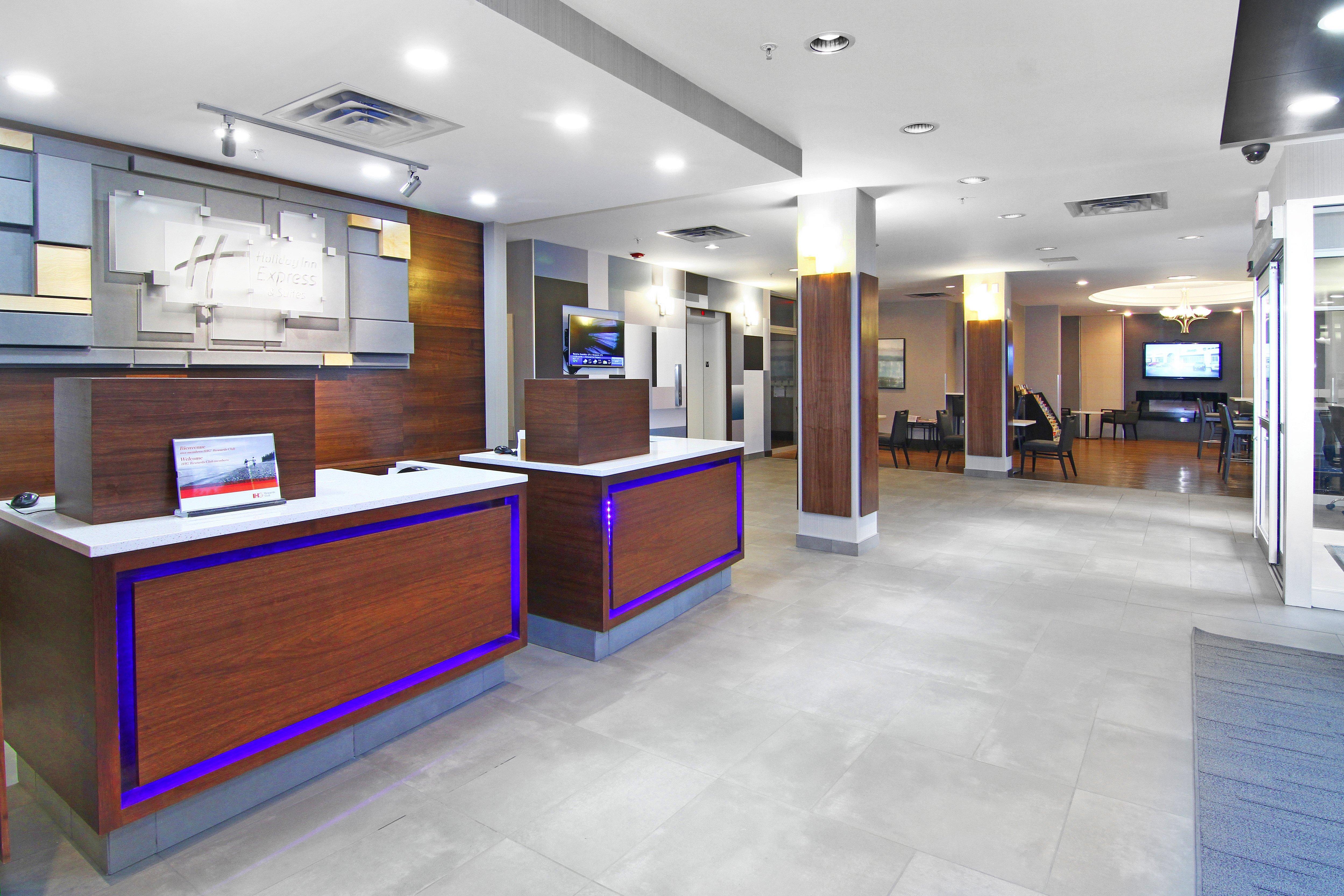 Holiday Inn Express And Suites Calgary By Ihg Eksteriør billede