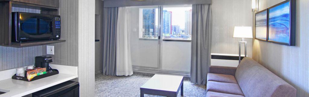 Holiday Inn Express And Suites Calgary By Ihg Eksteriør billede