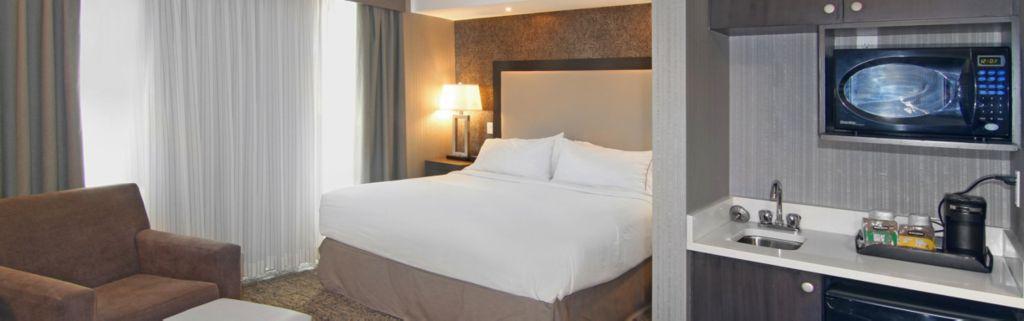 Holiday Inn Express And Suites Calgary By Ihg Eksteriør billede