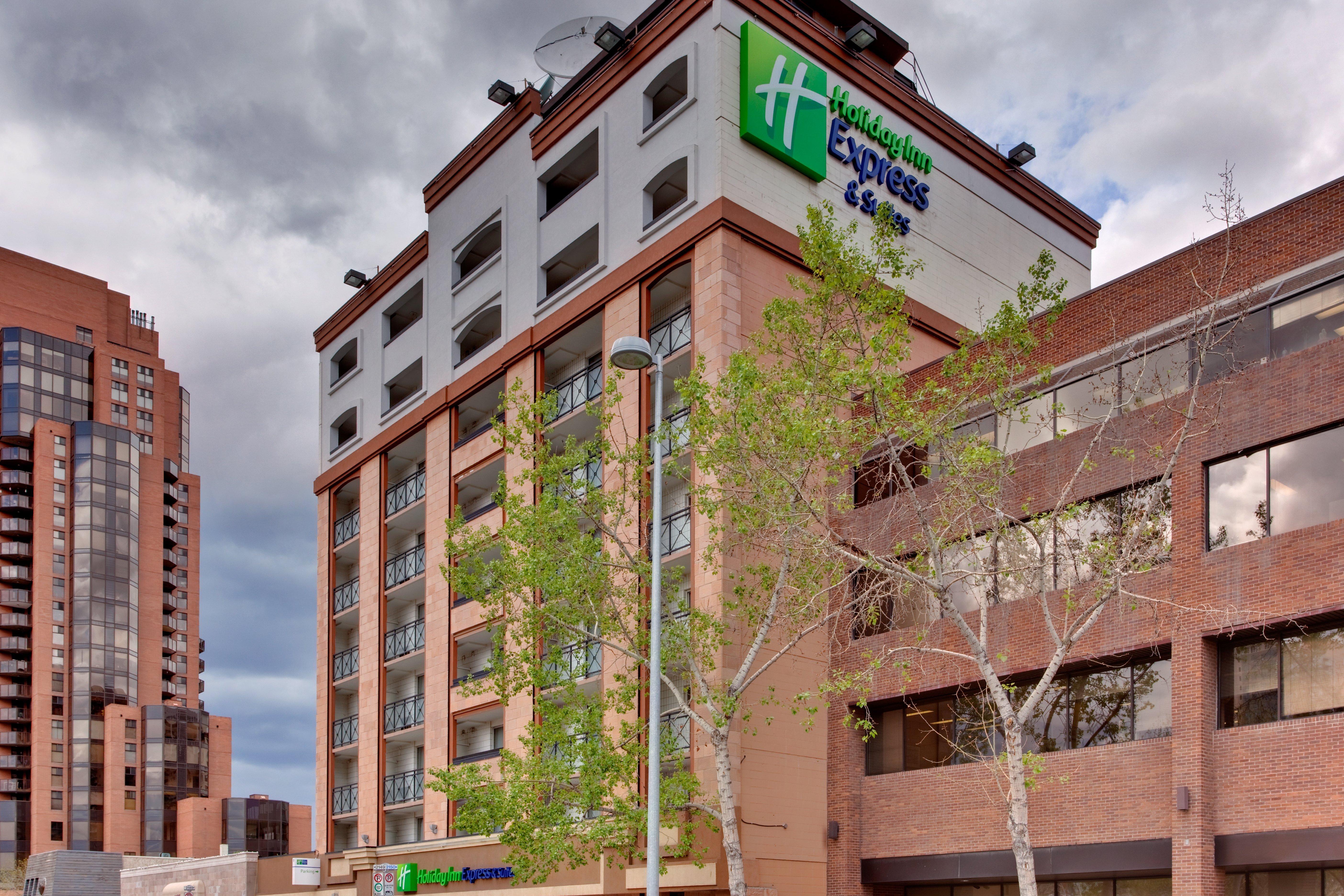 Holiday Inn Express And Suites Calgary By Ihg Eksteriør billede