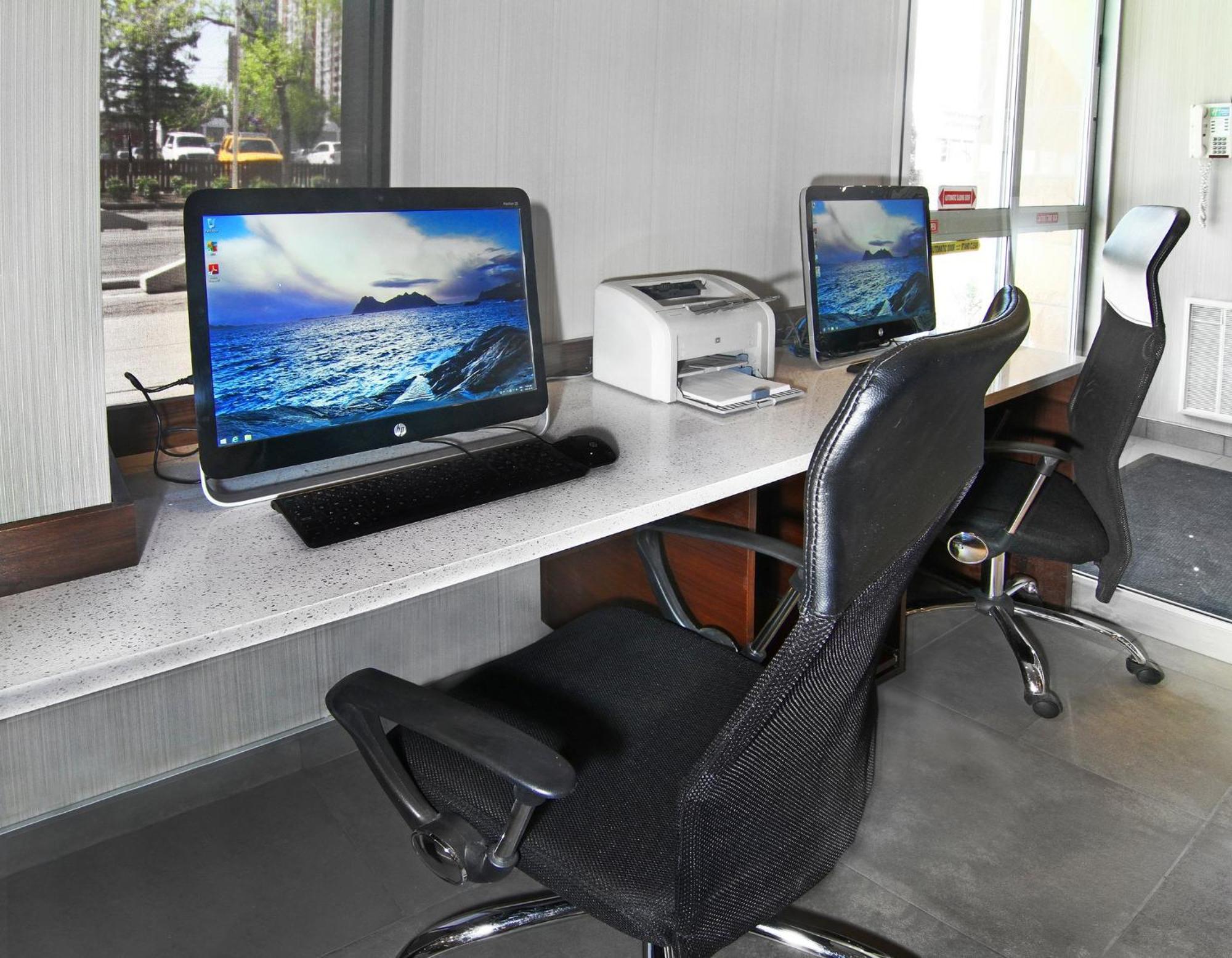 Holiday Inn Express And Suites Calgary By Ihg Eksteriør billede