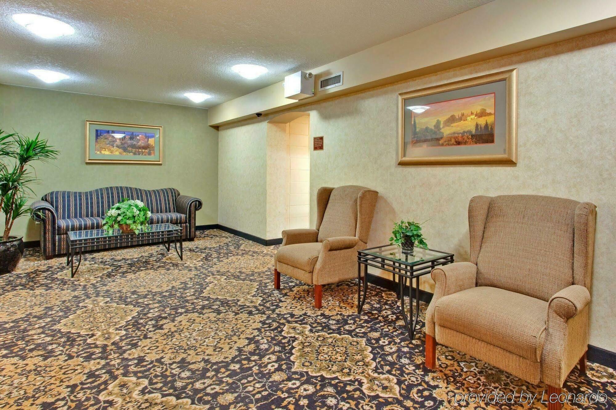 Holiday Inn Express And Suites Calgary By Ihg Eksteriør billede