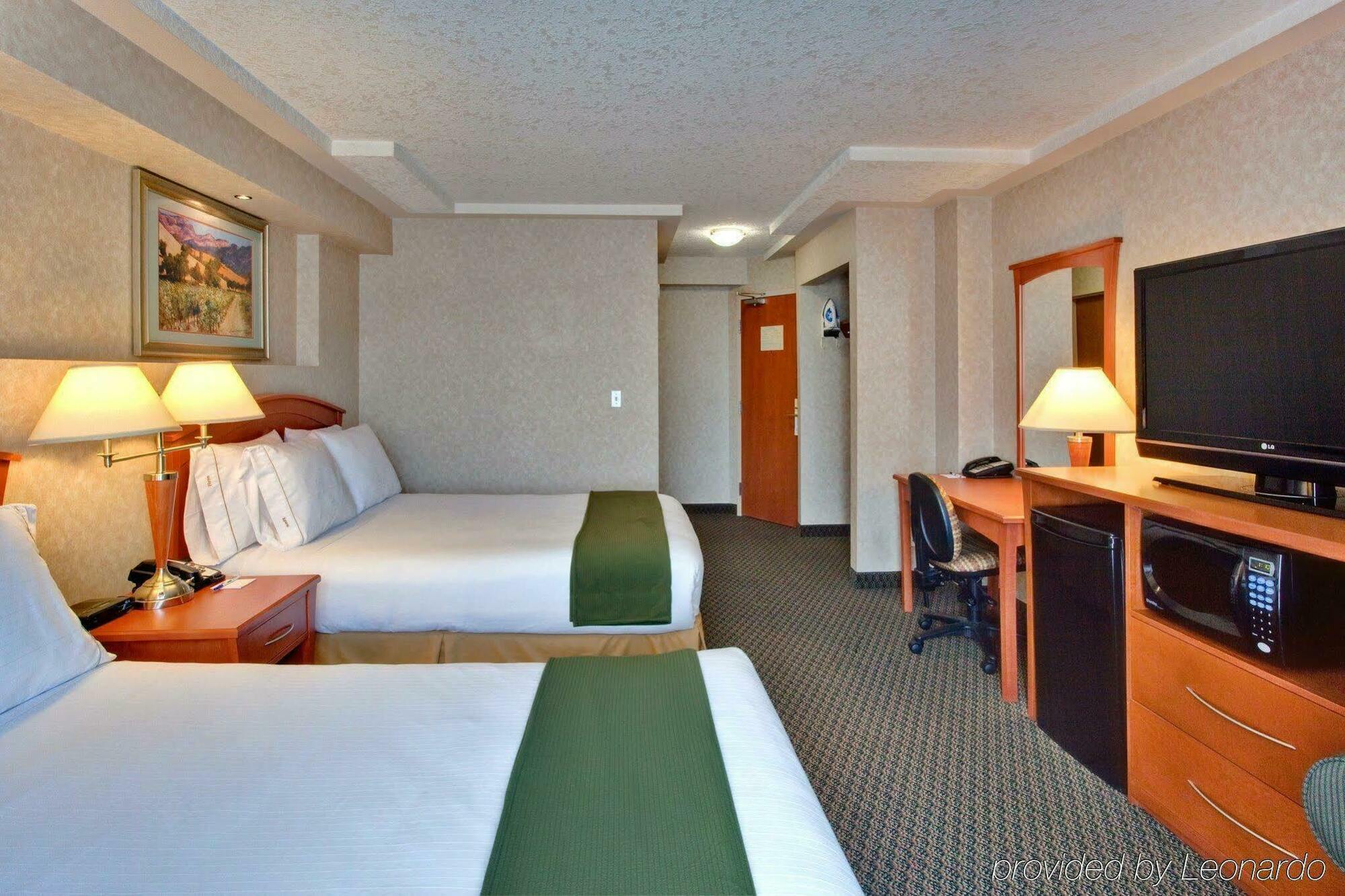 Holiday Inn Express And Suites Calgary By Ihg Eksteriør billede