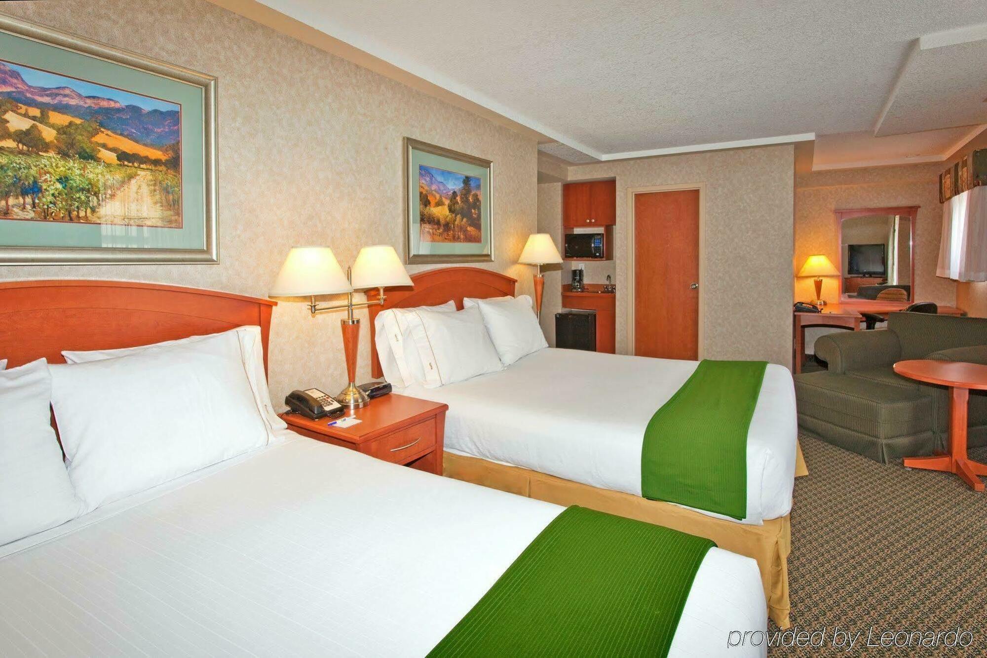 Holiday Inn Express And Suites Calgary By Ihg Eksteriør billede
