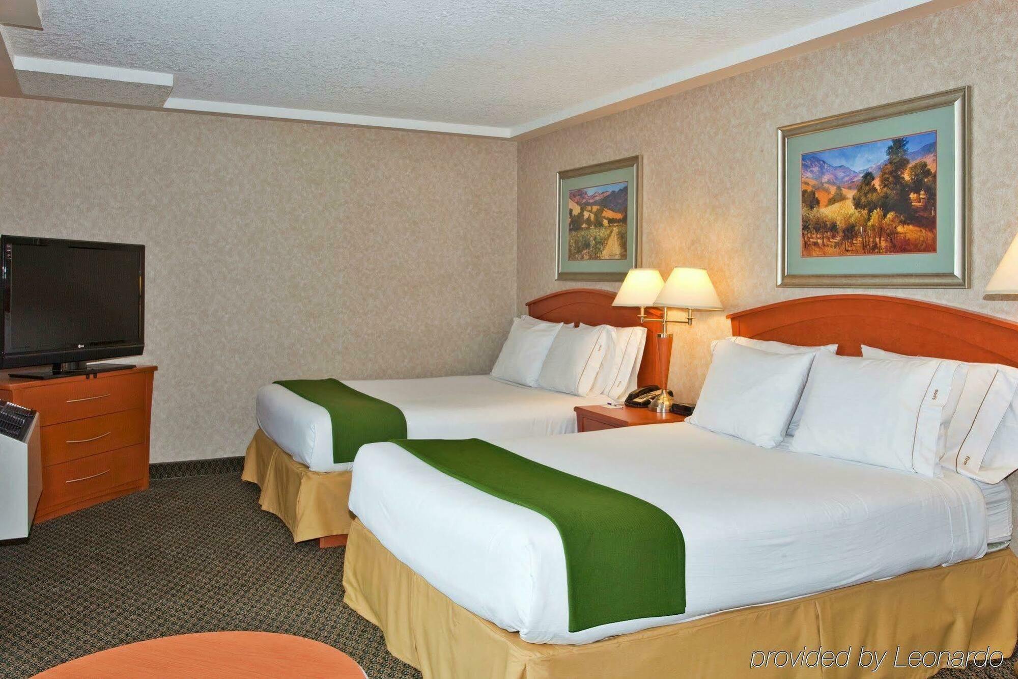 Holiday Inn Express And Suites Calgary By Ihg Eksteriør billede