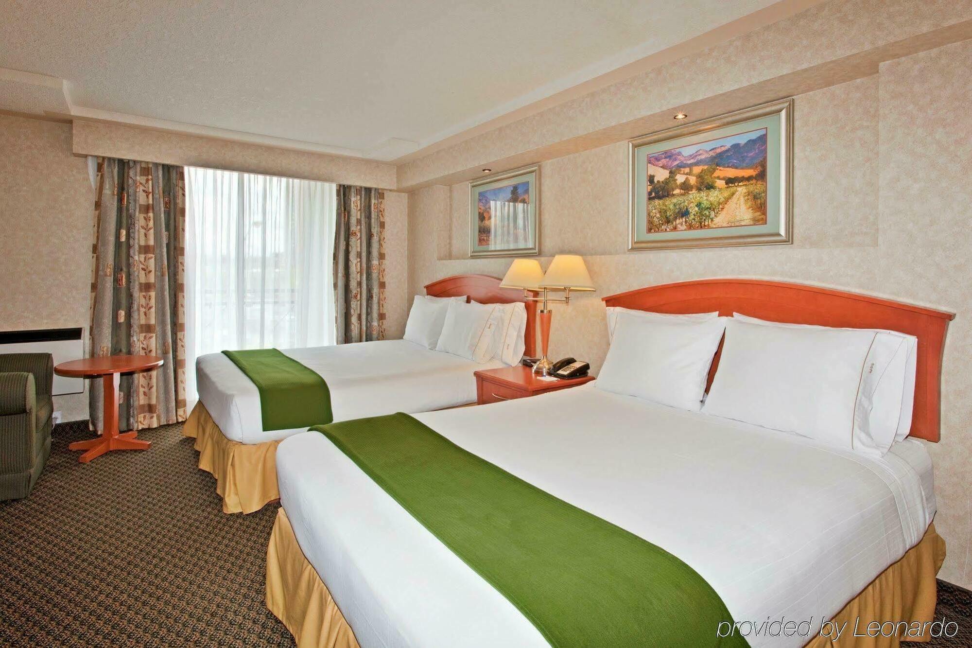 Holiday Inn Express And Suites Calgary By Ihg Eksteriør billede