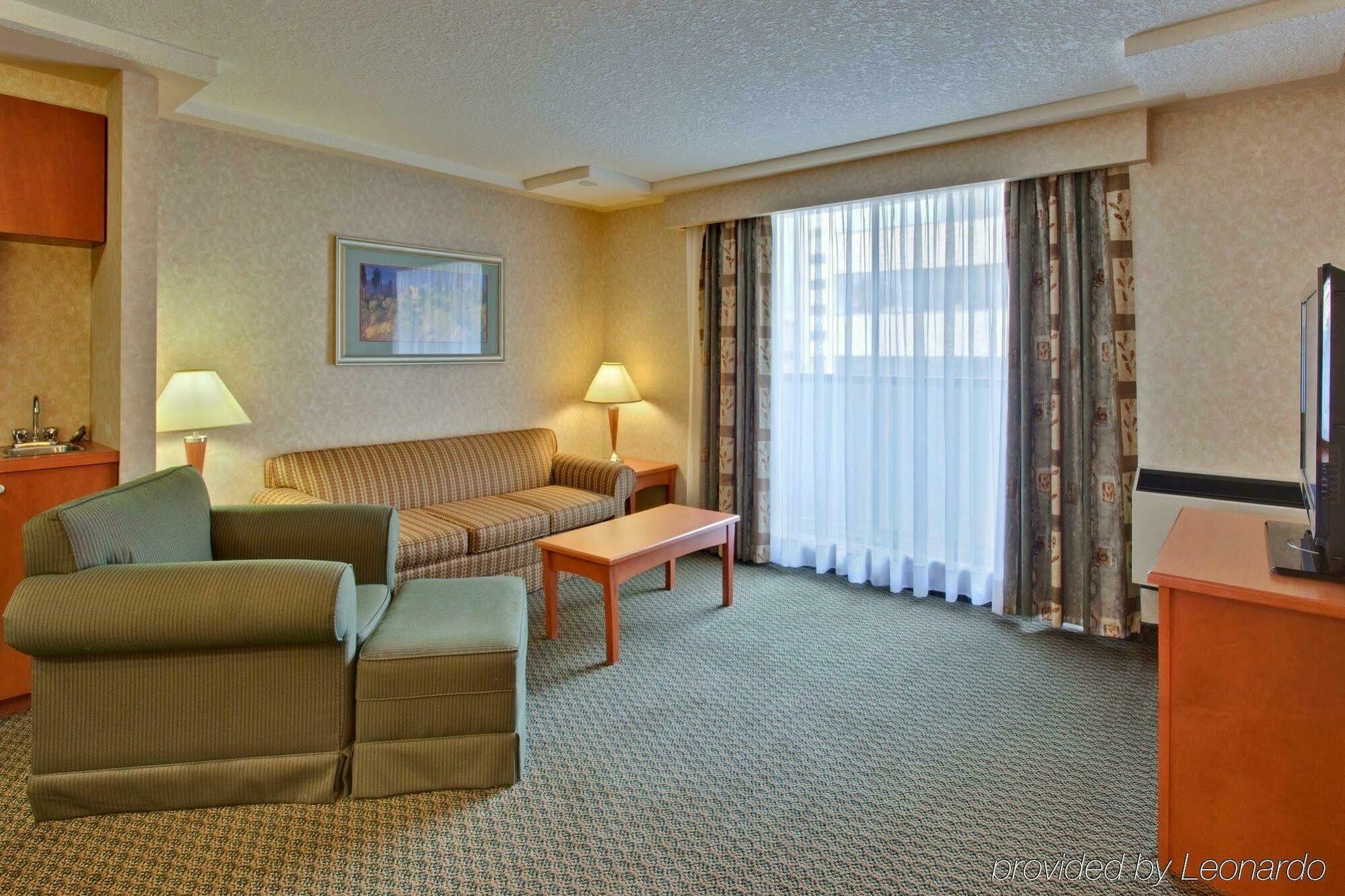 Holiday Inn Express And Suites Calgary By Ihg Eksteriør billede